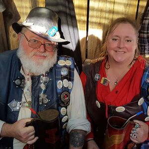 Meet your Posher, Thora